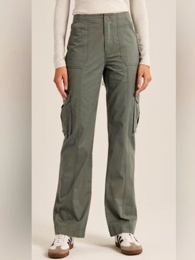 Abercrombie & Fitch High Rise Relaxed Cargo Pants SZ 12 Olive Green SHORT NWOT